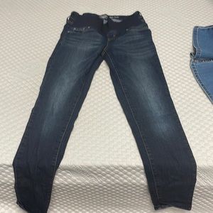 Levi skinny maternity